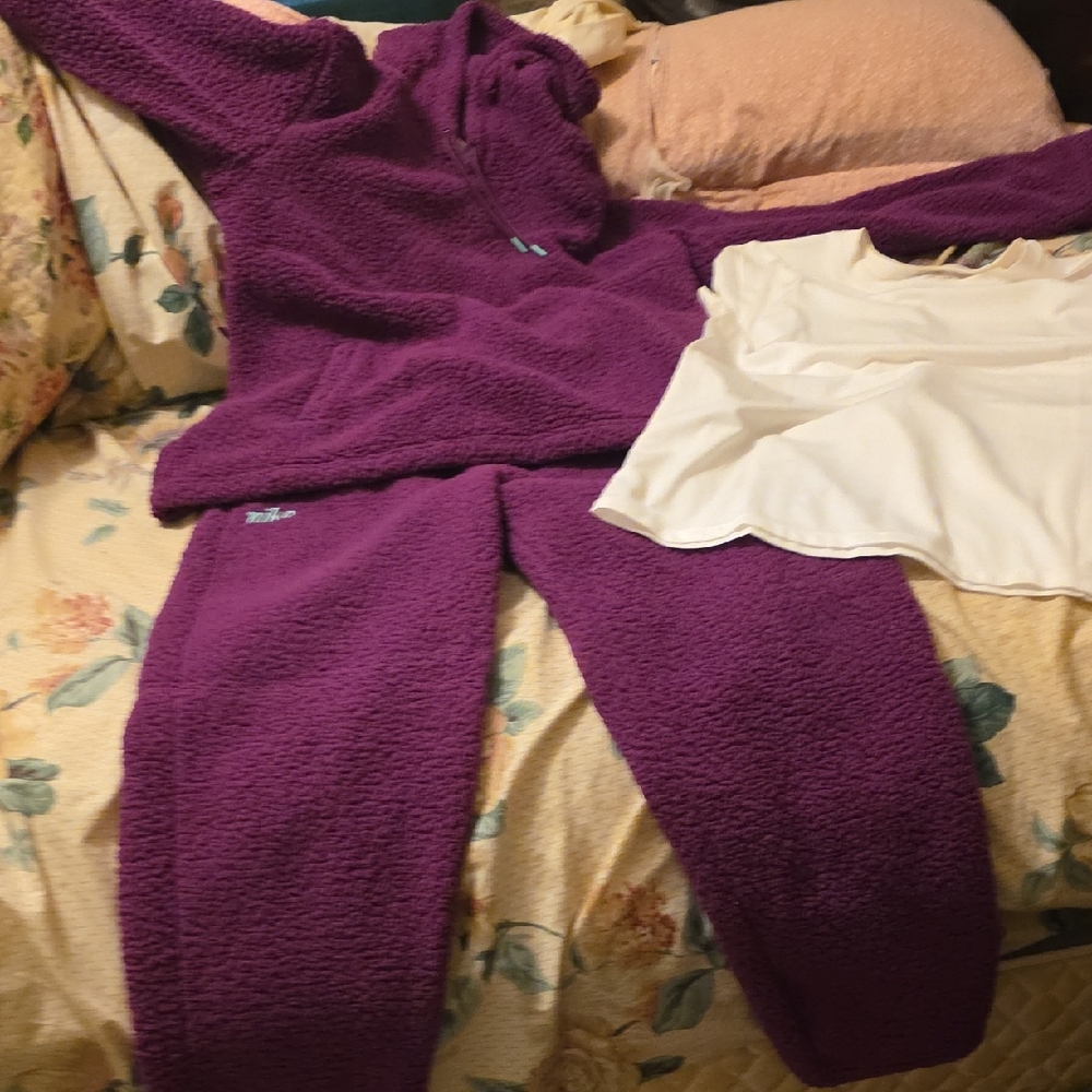 Cozy Purple Nike Sweatshirt & Sweatpants Set